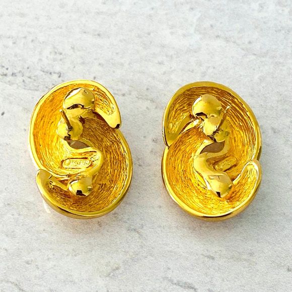 Vintage Christian Dior Interlocked Earrings Gold Tone Pierced Ears Posts - Picture 7 of 10